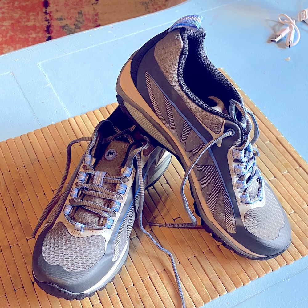 Merrill woman’s sirens edge hiker size 6